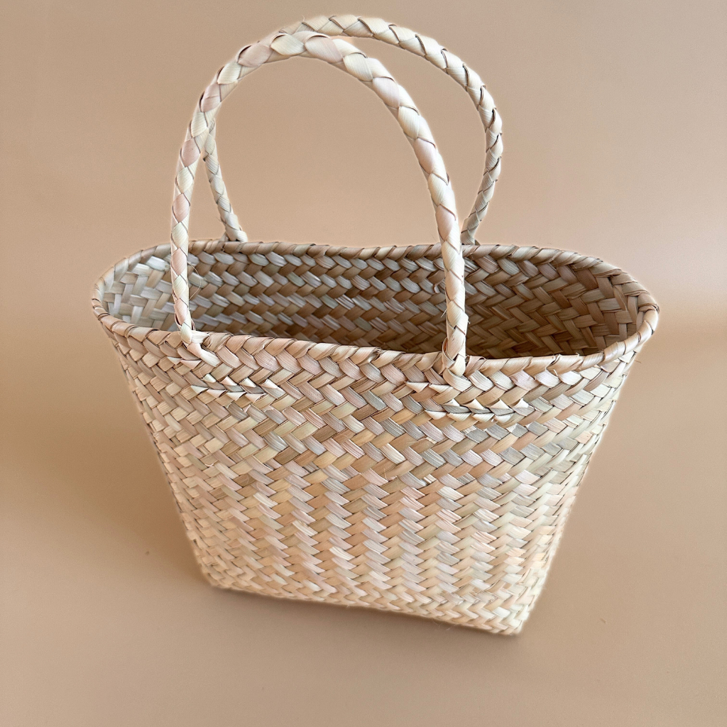 Bolsa de palma tejida