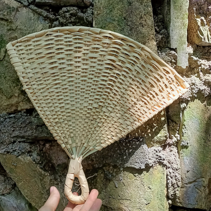 Abanico artesanal de palma